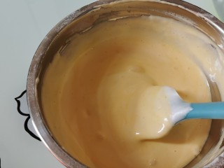 9、杨 枝 甘 露 爆 浆 蛋 糕,  