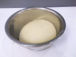 9、牛奶吐司,发至二倍半大时拿出来