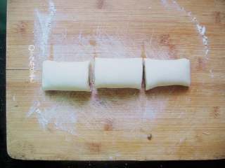 4、十味 芝麻酱烧饼,平均切成的3份