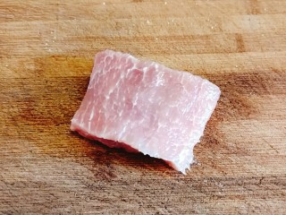 1、日式炸猪排,猪通脊一块