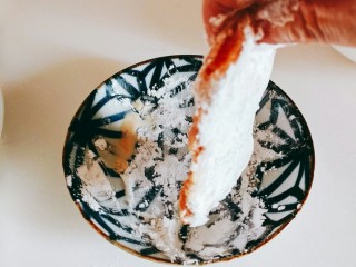 8、日式炸猪排,两面都裹上淀粉！