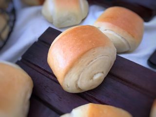 15、奶香石头小面包,有嚼劲的奶香小面包。