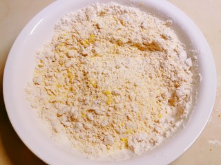 4、炸油饼,搓匀