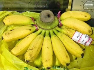 2、百变水果+酥炸香蕉,放一两天后，慢慢变熟了，才会甘甜。