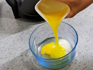 4、香兰华夫饼,融化后的黄油