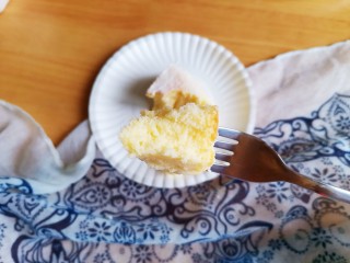 21、半熟芝士蛋糕,入口即化，一口咬下去，甜而不腻，满满的芝士奶香味，回味无穷！