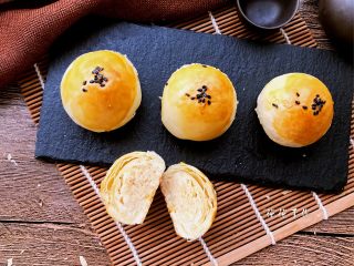 15、美味肉松酥,切开看看，香酥可口。