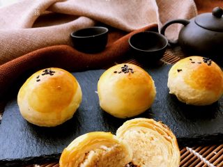 16、美味肉松酥,成品1