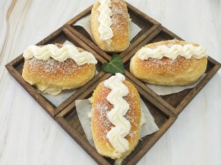 12、椰蓉奶油面包,做早餐和做下午茶都满棒的