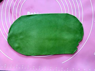 14、吃掉一朵花～柳绿桃红三色花样馒头,同样，处理好绿色面团