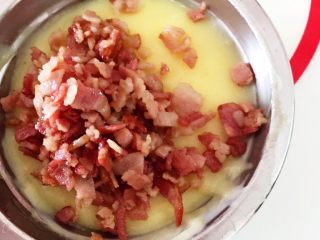 10、火龙果芝士土豆爆浆小餐包,放入第11步的芝士土豆泥里