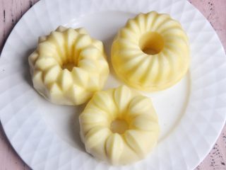 15、原味蒸蛋糕,花纹出奇的美，味道也出奇的好，“蒸”的健康又美味！