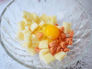 5、芝士焗吐司,打入鸡蛋