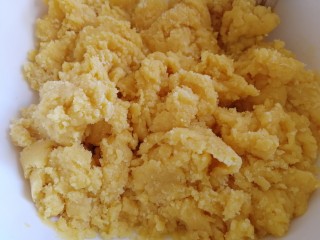 9、炉果,搅拌至无干粉的状态。