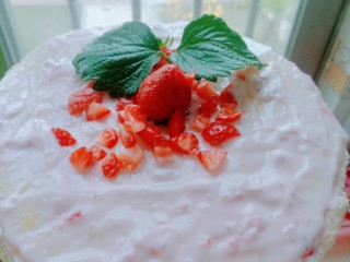 15、草莓酸奶蒸蛋糕,好看又好吃～