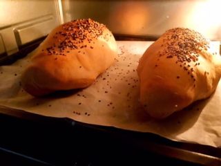 12、无油版红糖版面包,烤箱175度预热10分钟，面包烤制30分钟175度上下管