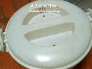 5、法棍面包,盖上容器盖,室温发酵3小时;