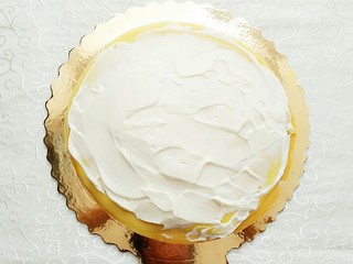 23、榴芒千层蛋糕,再在千层皮上抹层奶油！