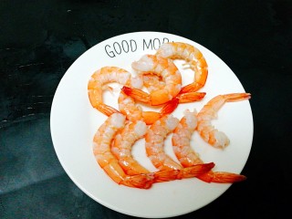 6、圆土豆+凤尾土豆虾球,去壳去头去筋