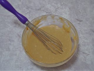 7、巧克力味华芙饼～简单又好吃，爱了爱了！,用手动打蛋器搅匀