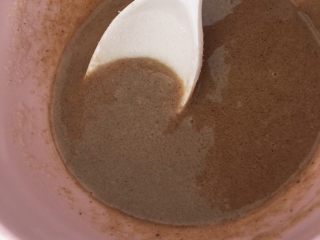 7、早餐麻酱核桃层层蒸糕,搅成芝麻糊状备用