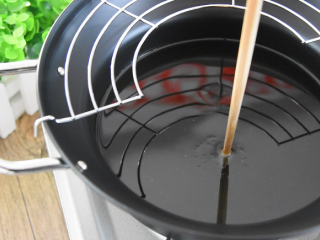 10、南瓜饼超详细的步骤来袭,在家轻松搞定!,筷子周边迅速气泡油温合适