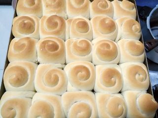 19、 韩国烤馒头,上色均匀后即可出炉