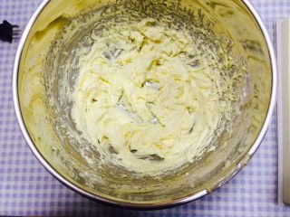 10、花样曲奇,整体黄油细腻蓬松颜色发白