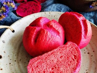 13、火龙果软欧包,颜色惊艳！