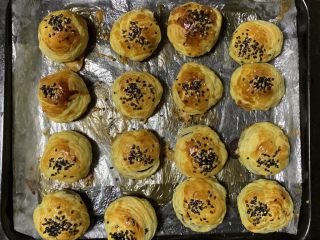 12、超级简单豆沙酥,上火200再烤5分钟