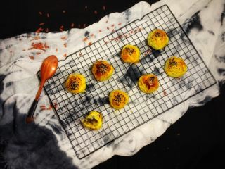 13、超级简单豆沙酥,出炉