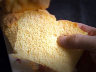 24、纯玉米粉+玉枕蛋糕,放大看是不是很赞。