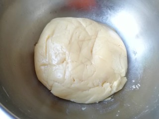 5、芝麻核桃酥,用硅胶刮刀翻拌成团。