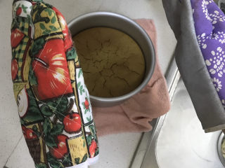 20、抹茶戚风蛋糕(6寸),取出后，从20厘米的高空重摔几下