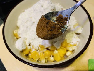 12、鲜虾玉米饼,加五香粉