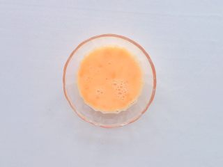 2、#宝宝辅食#苹果派,鸡蛋打散