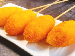 15、香肠土豆棒,香香的小吃串做好啦！超级好吃有食欲！