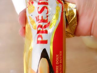 4、淡奶油草莓????玛芬,黄油我用的是总统的