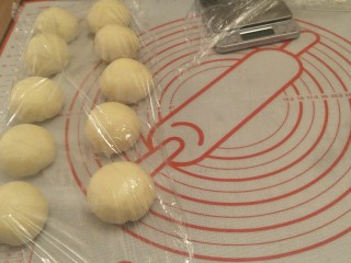 17、豆沙面包圈—改良版(10个)????,风口朝下摆好。