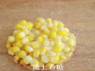 7、甜脆香的【玉米烙】简单又快手,撒上白砂糖