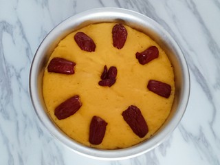 14、南瓜发糕,放上红枣