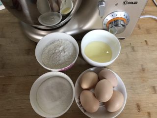 1、懒人纸杯蛋糕～除湿机版,准备好所有的材料