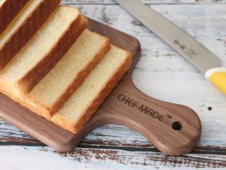 15、自制吐司片,切片做三明治也是不错的选择。