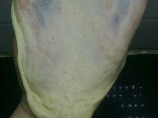 6、全麦黑提面包,出膜了