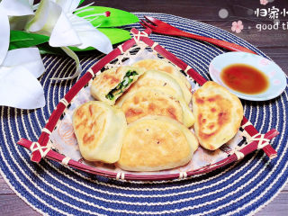 16、鸡蛋韭菜盒子,这样一份皮薄馅大的鸡蛋韭菜盒子就烙好啦！