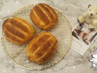 33、万能早餐-牛奶哈斯,完成了一款万能的牛奶哈斯还是面包就完成了,用单吃或者当三明治面包都是很好的选择。