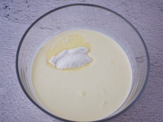 10、6寸KT猫奥利奥慕斯蛋糕,淡奶油加入糖粉