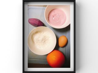 1、紫薯酸奶蒸蛋糕,紫薯200g，低筋面粉20，鸡蛋1个，橙子1个，酸奶3勺！