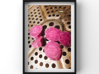 2、紫薯酸奶蒸蛋糕,紫薯上锅蒸熟