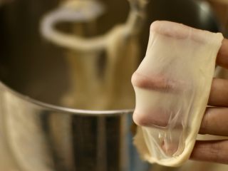 3、甜甜圈,直到拉出薄膜